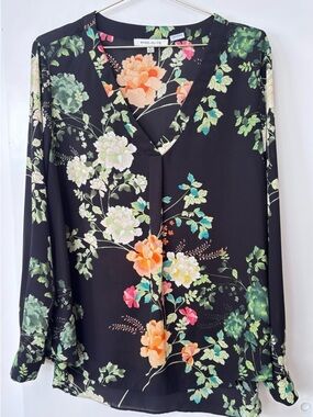 Rose & Olive Black Floral Split-Neck Blouse